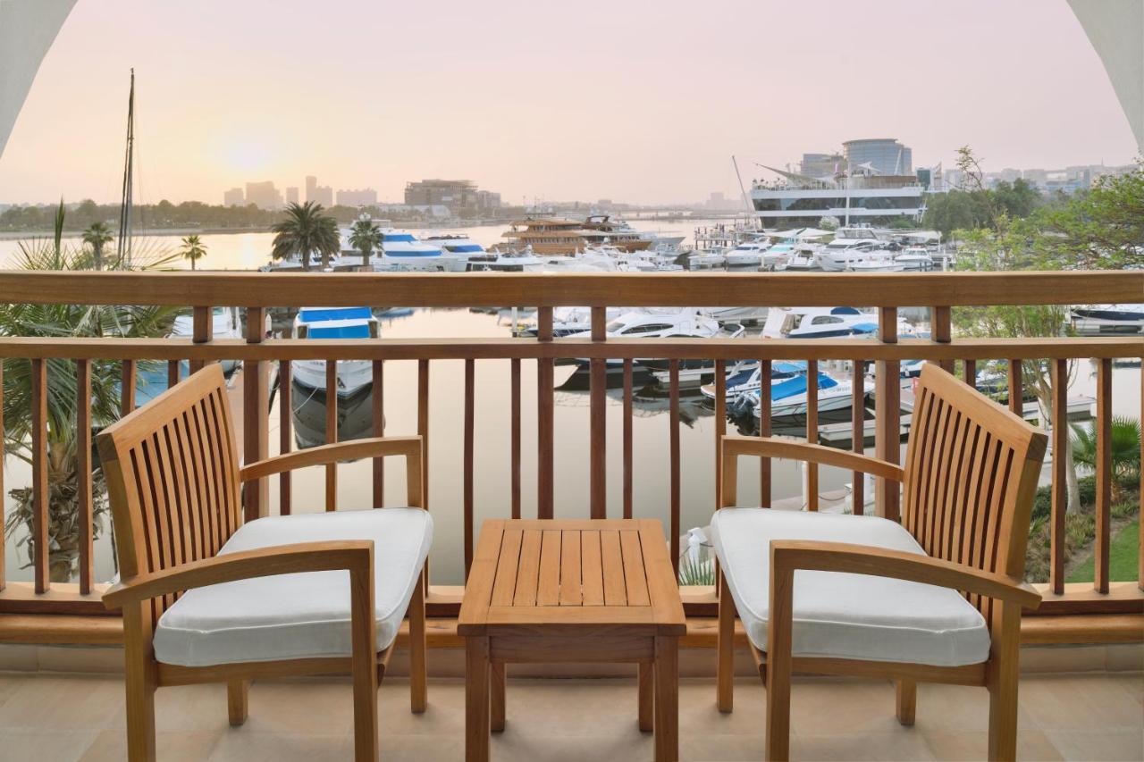 מלון Park Hyatt דובאי מראה חיצוני תמונה View of the Dubai Marina from the balcony of a suite at Jumeirah Creekside