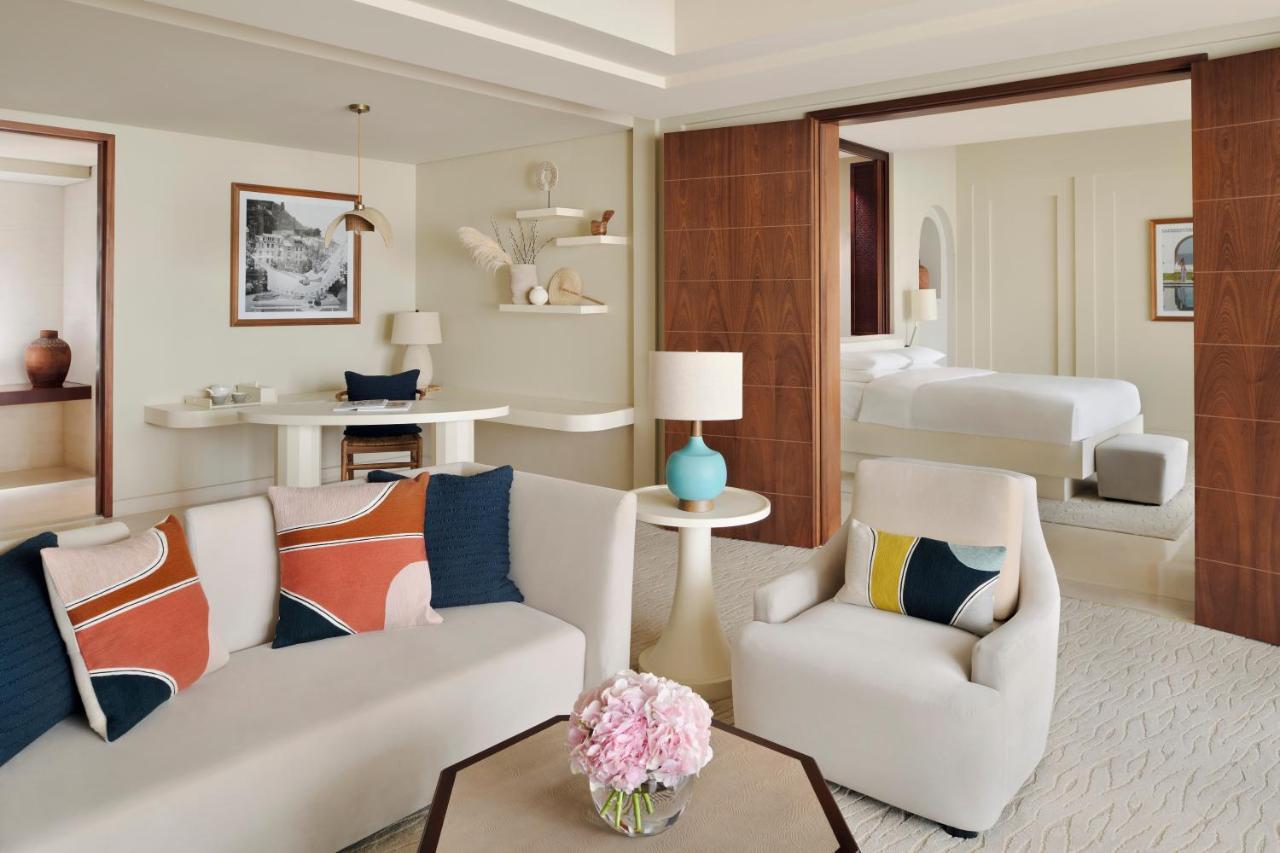 מלון Park Hyatt דובאי מראה חיצוני תמונה A suite at the hotel